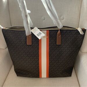 Michael Kors Jet Set Travel Handbag Large - Brown